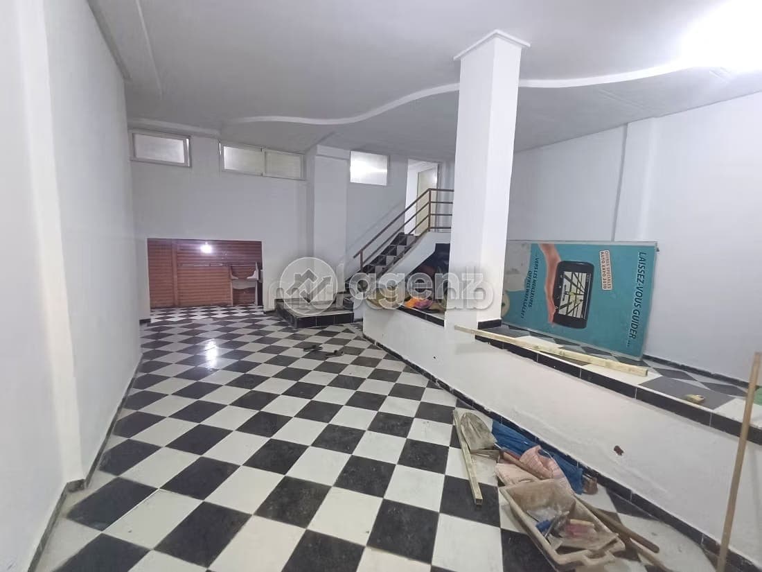 Locale commerciale in vendita 87 m² Oasis Casablanca