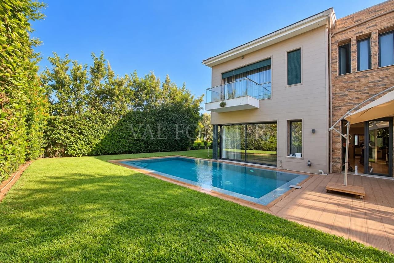 Vente villa moderne 4 suites avec piscine Bouskoura, Casablanca