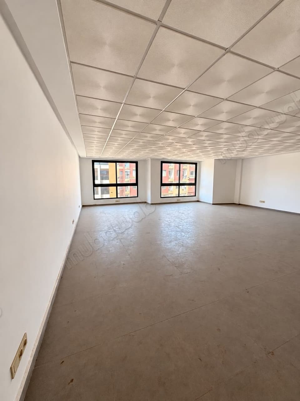 Kantoren te Koop in Guéliz. Totale Oppervlakte 74 m². Conciërgeservice en Airconditioning