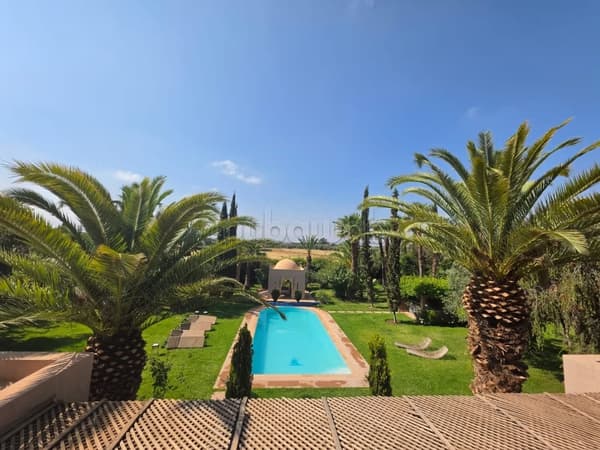 Villa de prestige à vendre à Sidi Abdellah Ghiat