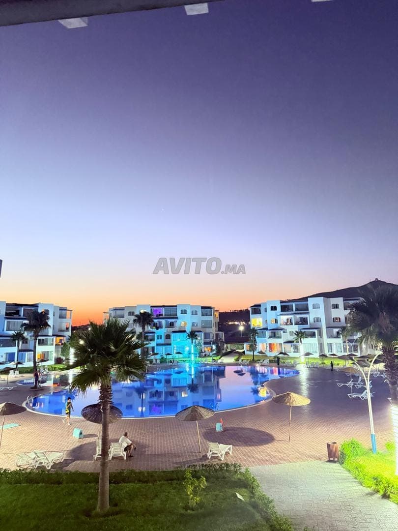 Nice apartment - Partial pool view