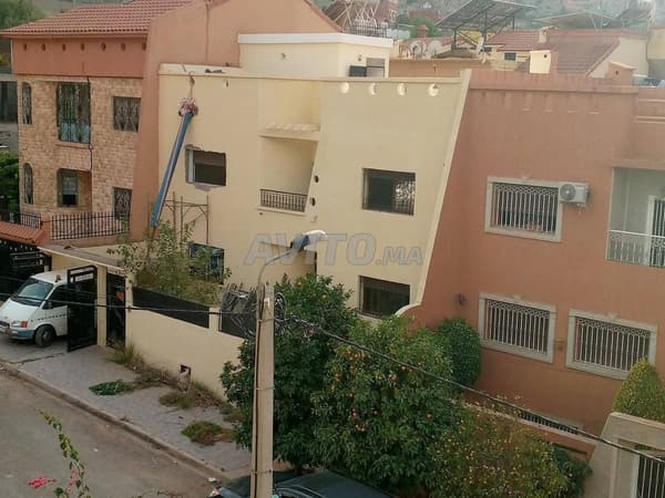 قطعة أرض فيلا بالقرب من ثانوية محمد والحمود 276 م²