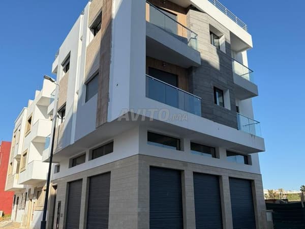منزل وتجارة