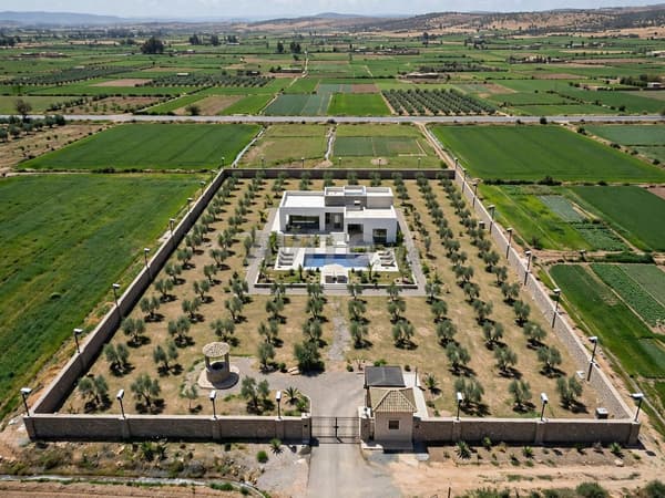 2 hectare titré avec villa région de Meknès