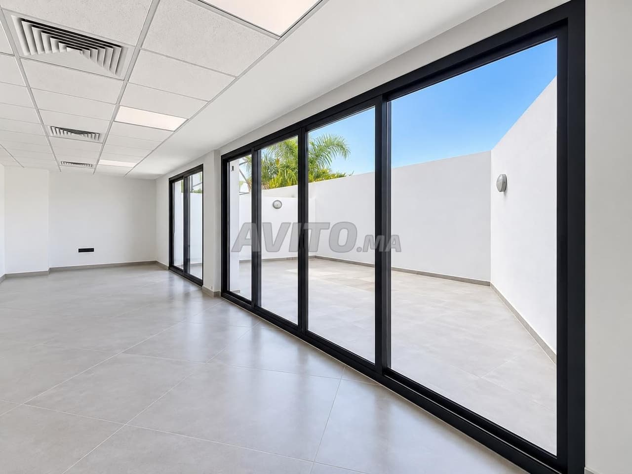 PLATEAU DE BUREAU 83 M² RIVIERA BD GHANDI