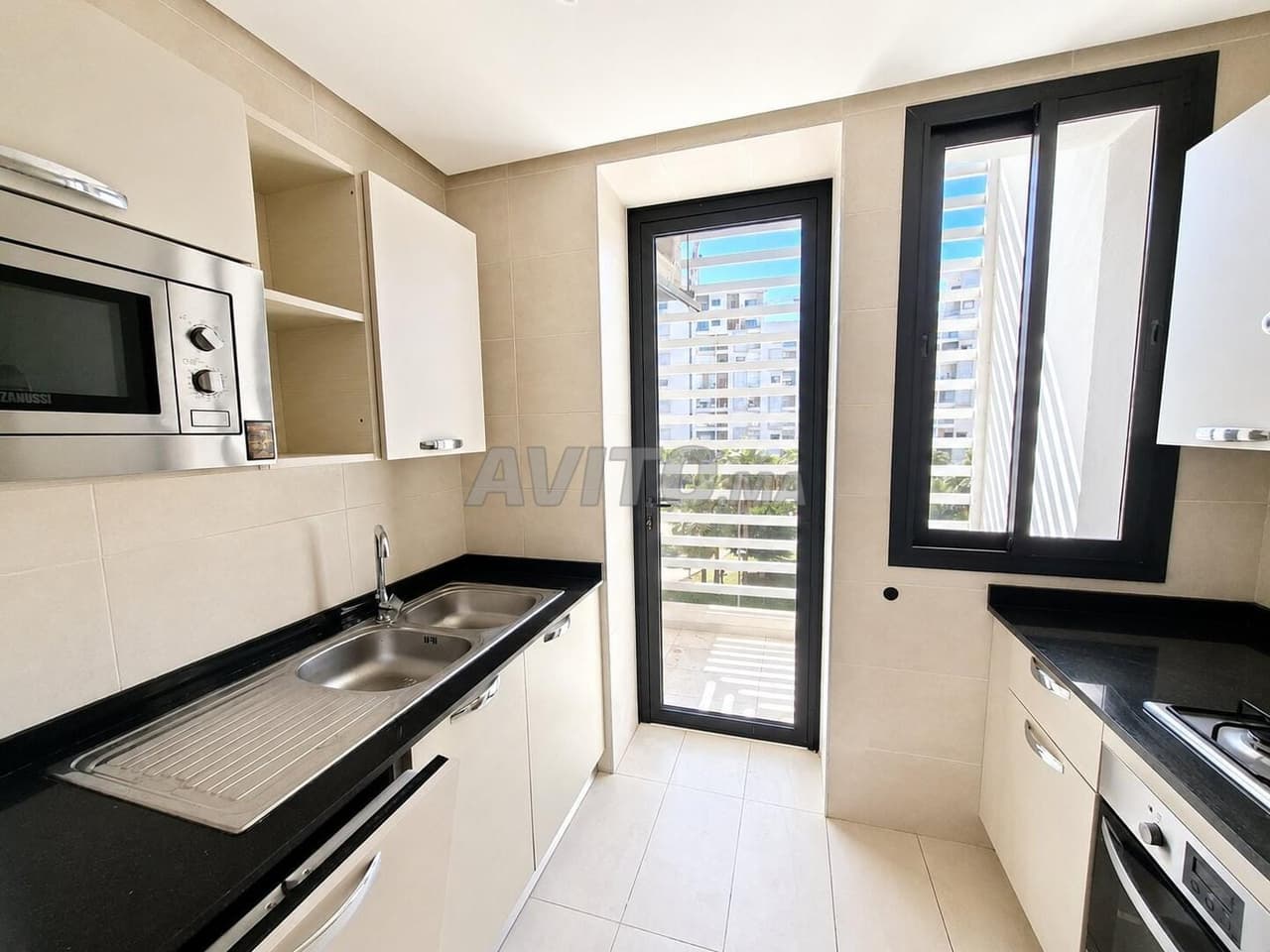 Appartement te huur 96 m² in Hay Riad Rabat