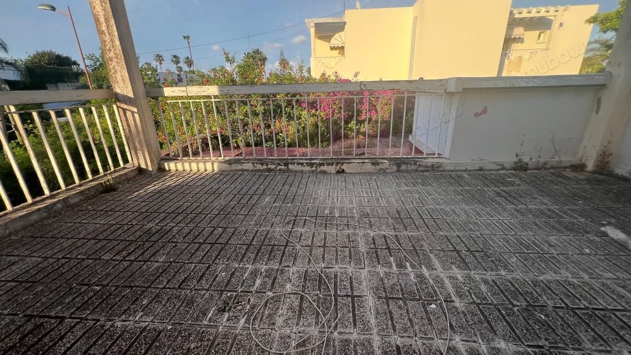 Villa à démolir à vendre – 1 000 m²