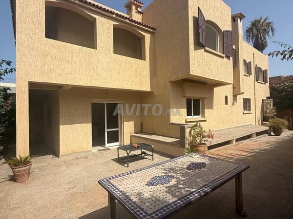 À VENDRE VILLA D’ANGLE À FORT POTENTIEL HARHOURA