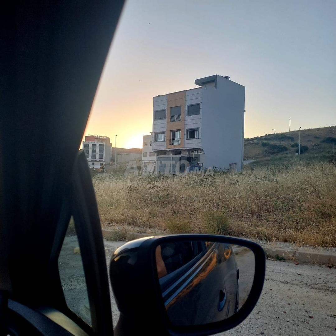 Plot 106 m², garage, two floors, Sahraoui subdivision