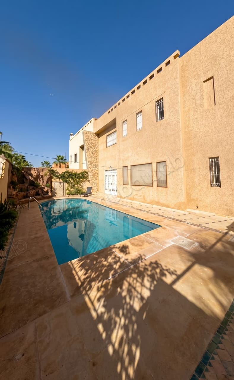 Bella villa con piscina LLD Rte de Casa