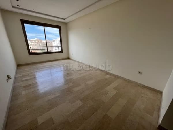 استوديو للإيجار فارغ بحي بورغوني