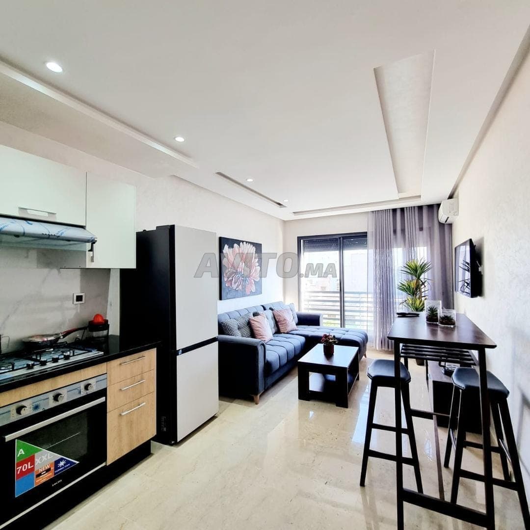 Furnished top-of-the-range studio for rent in Palmier, Bd Abdelmoumen side