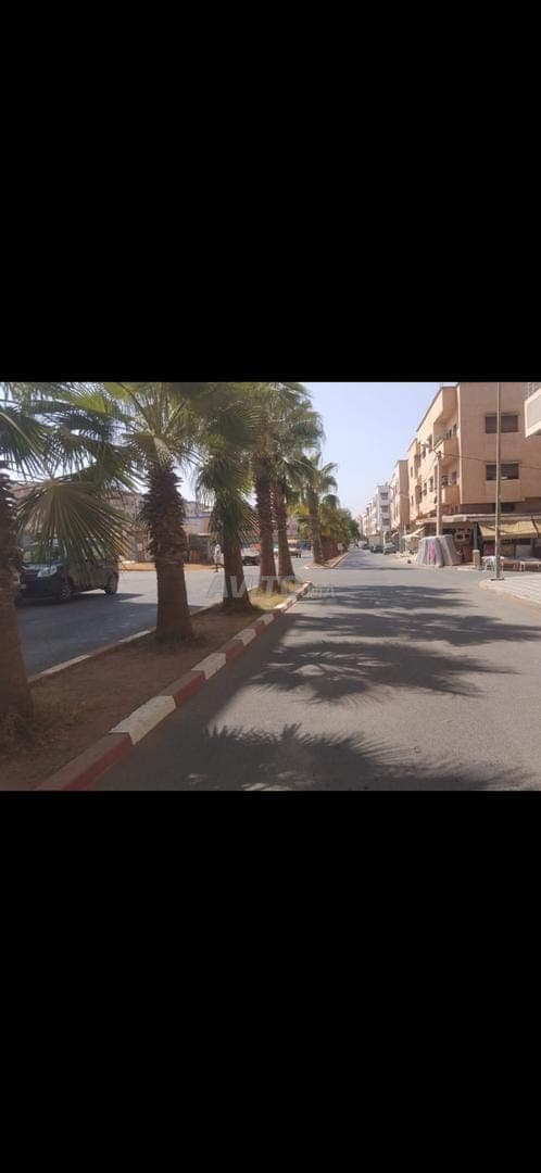 محل تجاري على الطريق الثانوية