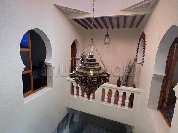 بيع رياض رائع في Ben Saleh. 4 غرف نوم لطيفة. مفروشة جيداً