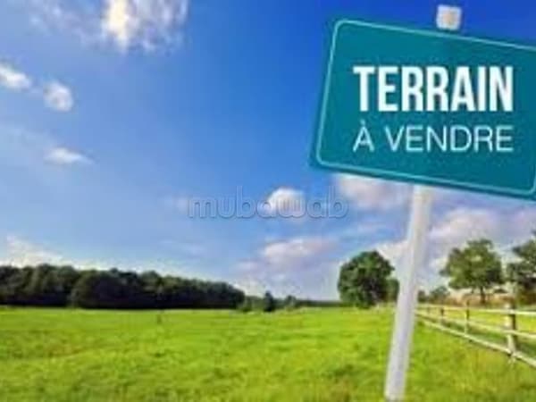 A vendre terrain de1700m2 situe au cœur deSouissi