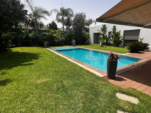 Exceptional single-storey villa 1000m2