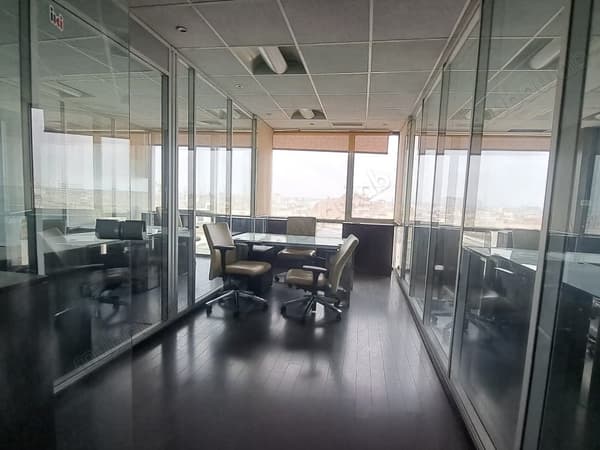 Bureaux en location à Racine. Superficie 330 m²