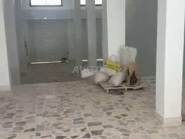 Commerciële ruimte te huur 210m2
