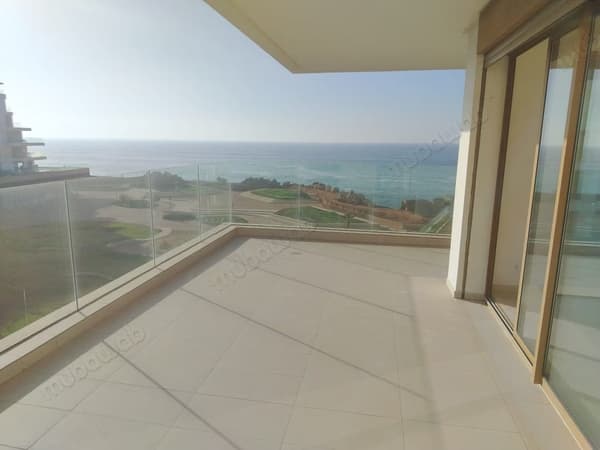 Appartement 140 m². Vrij uitzicht op zee