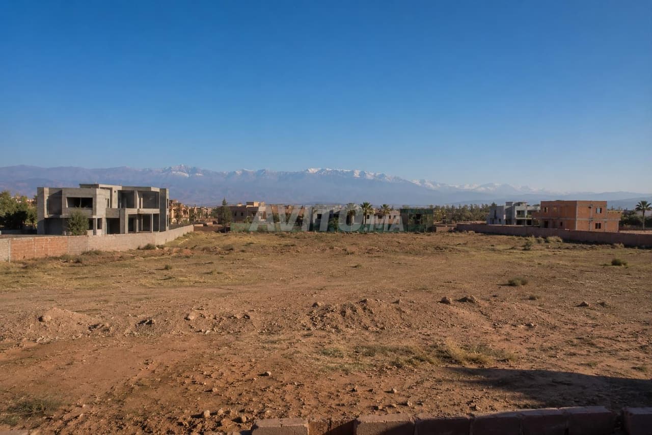 Km 11 Route Ourika 2,7Ha 16 villas Projet autorisé