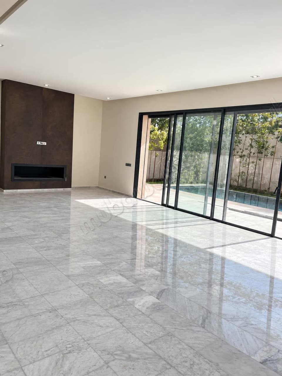 Modern new empty 4-bed villa with pool for rent in Kech