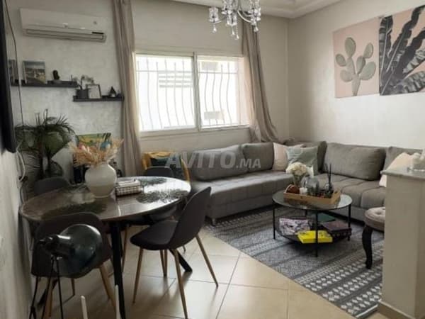 Bel appartement lumineux bien situé.