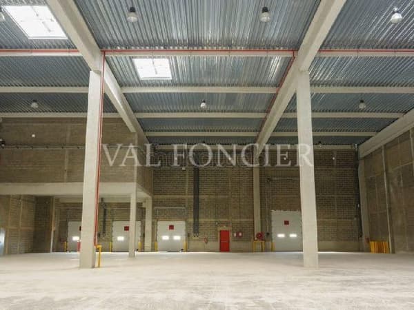Alquiler de almacén de 3250m2 en Had Soualem, Casablanca