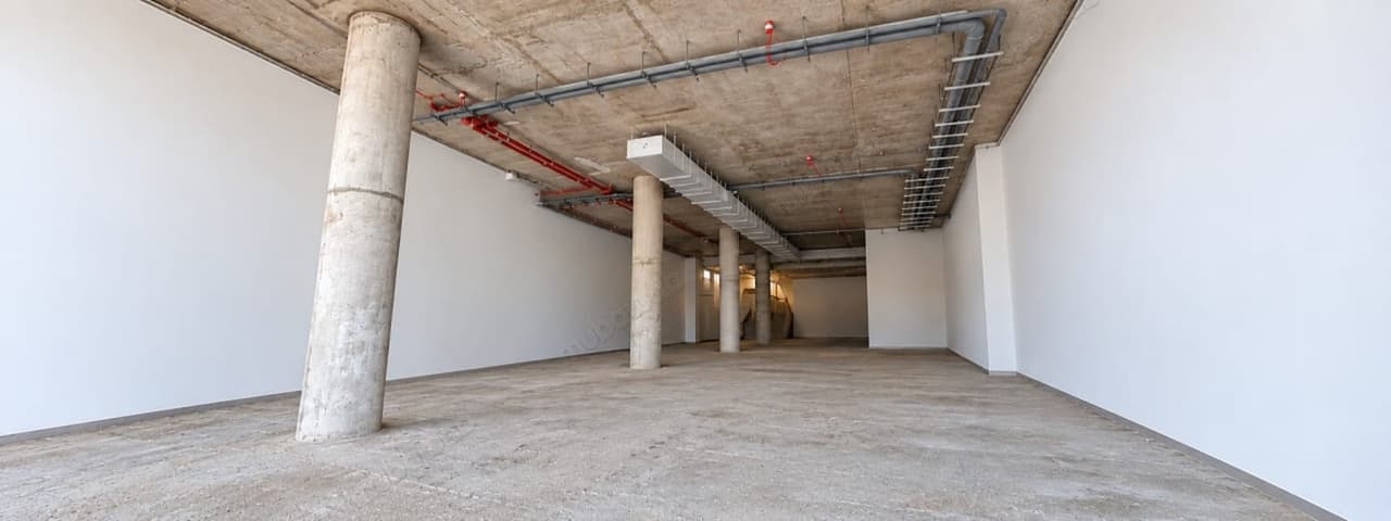 Local commercial à louer 438 m² Bd Zerktouni