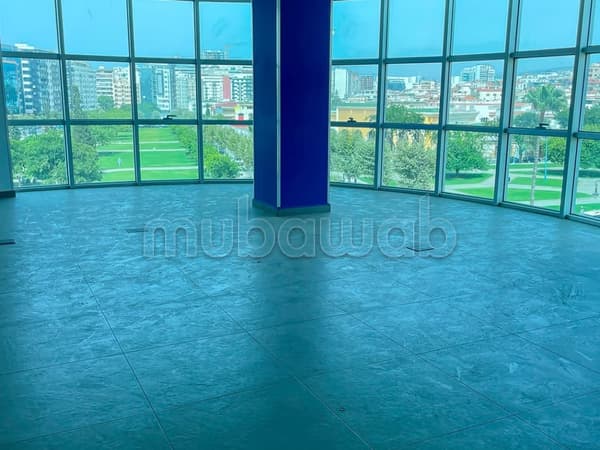 Bureau à louer – 105 m² – Emplacement premium