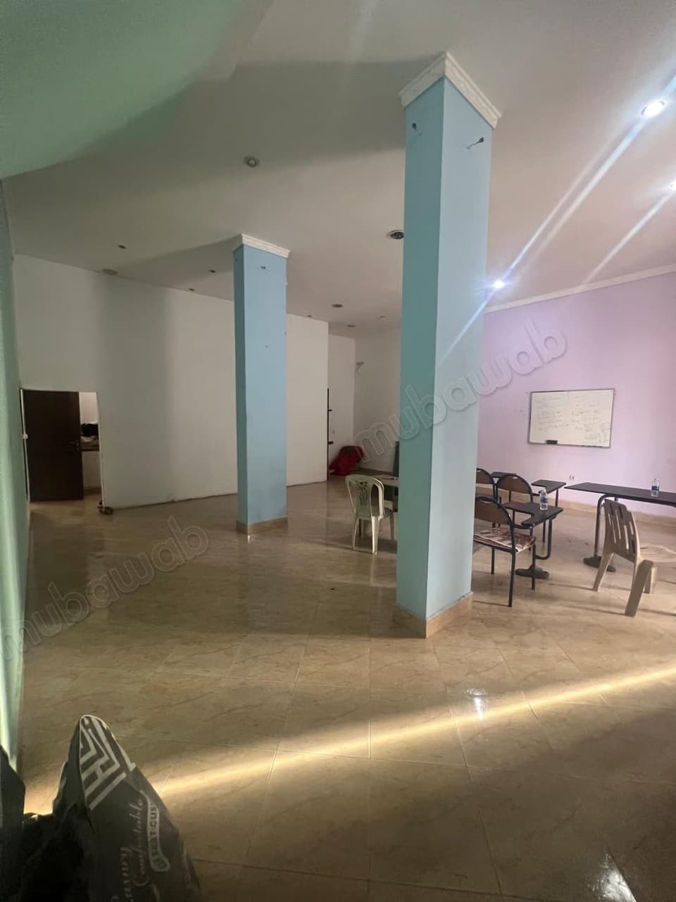 Magasin avec cave à louer de 210m² au quartier El Houda