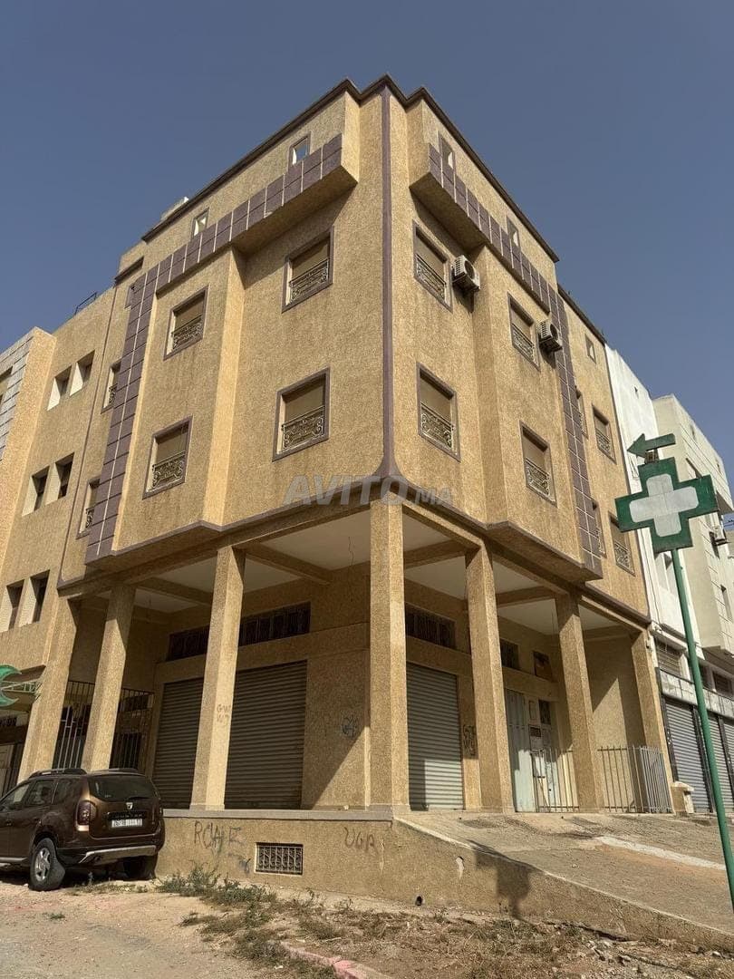 Building for sale with 5 land titles
