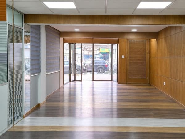 Local commercial à vendre avec fort potentiel