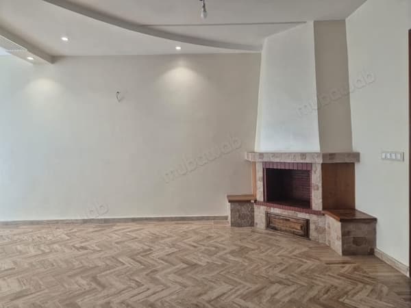 Appartement vide au quartier des hôpitaux