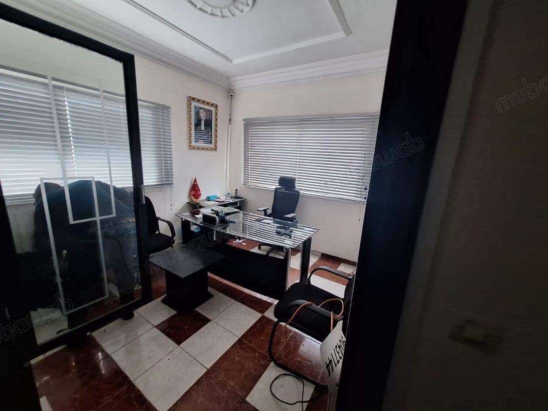Bureau non equipe hay tarik sur le bd 3200 dh