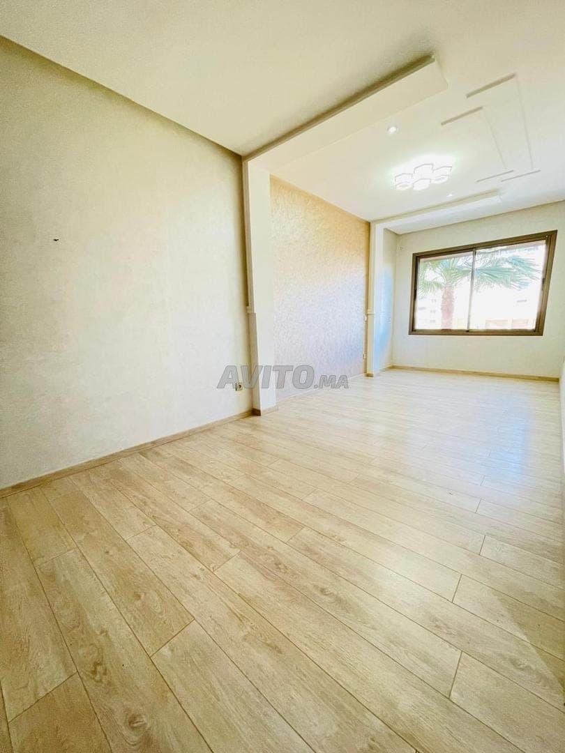 Appartement 126m vide à Jenane Californie