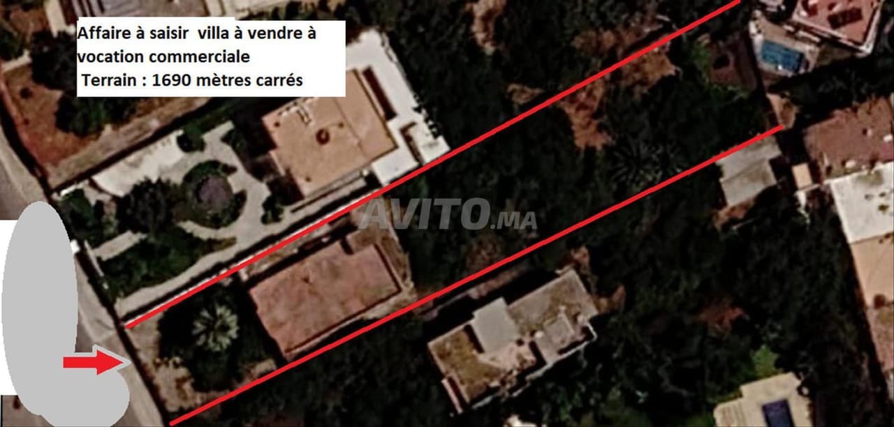Super Terrain de 1690M² à vocation commerciale