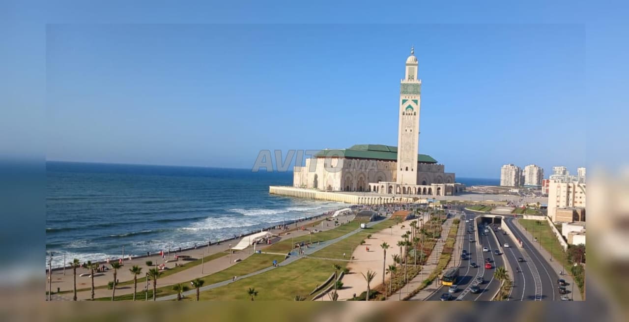 Sea View Apartment on Boulevard de la Corniche