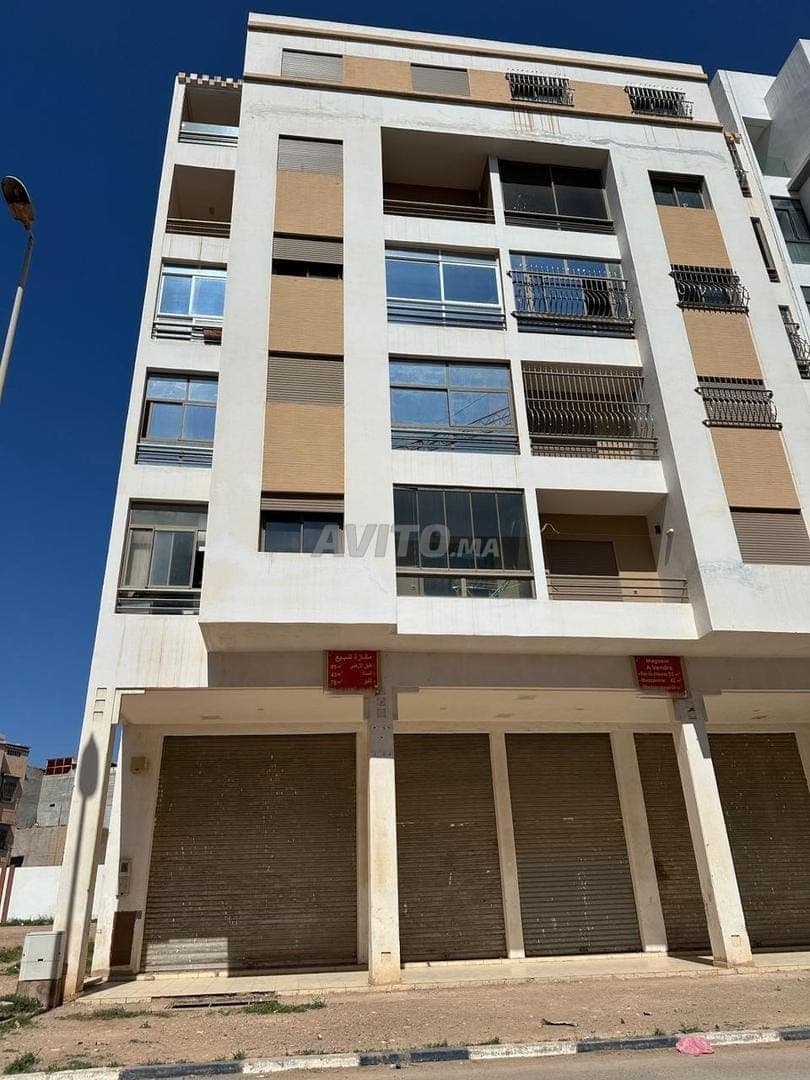 2 Magasins à vendre ou à louer Hay el Farah