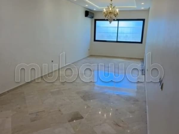 Appartement te koop in Les Hôpitaux. Totale oppervlakte 99 m². Met lift en terras