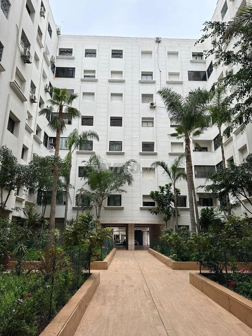 124m² Appartement te huur Quartier Racine