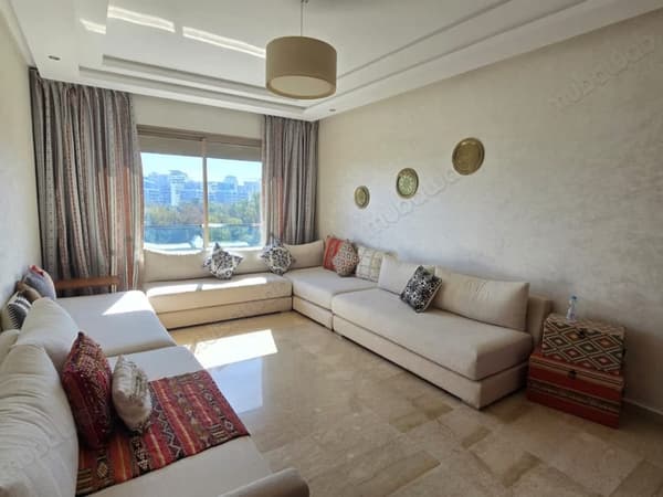 Lovely apartment overlooking the CAF