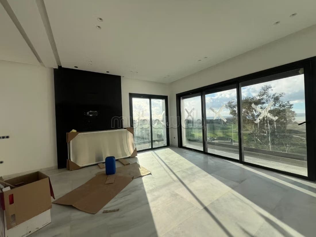 Splendida villa vuota con vista mare e piscina a Mediouna