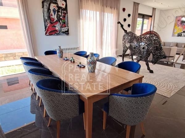 Affaire à saisir: villa de luxe à vendre dans une magnifique résidence sur la route de…