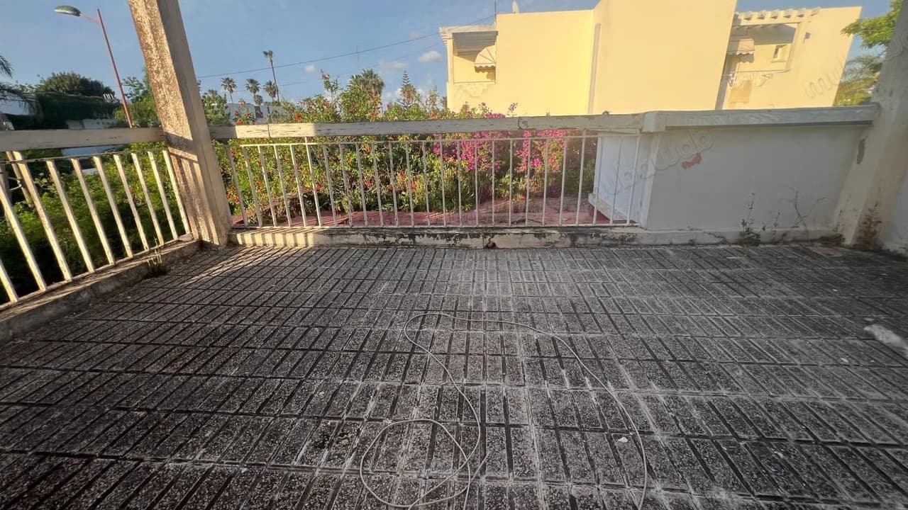 Villa à démolir à vendre – 1 000 m²