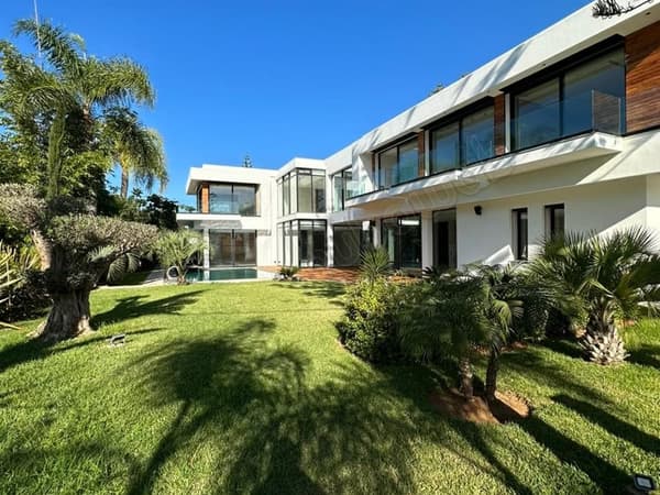 Villa moderne neuf a vendre a souissi