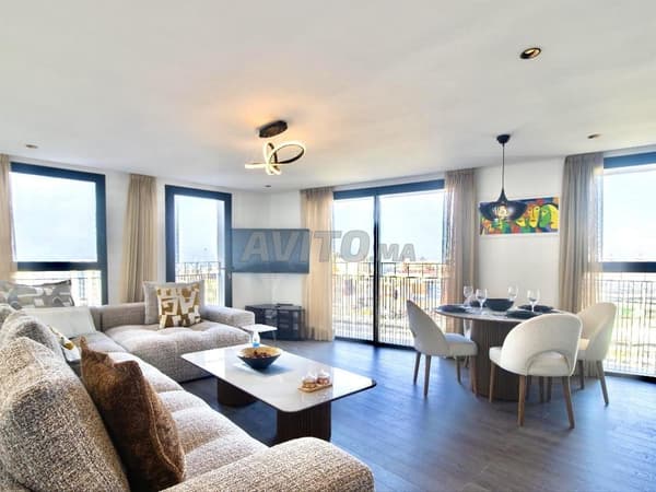 TE HUUR, GEMEUBILEERD APPARTEMENT 10e verdieping