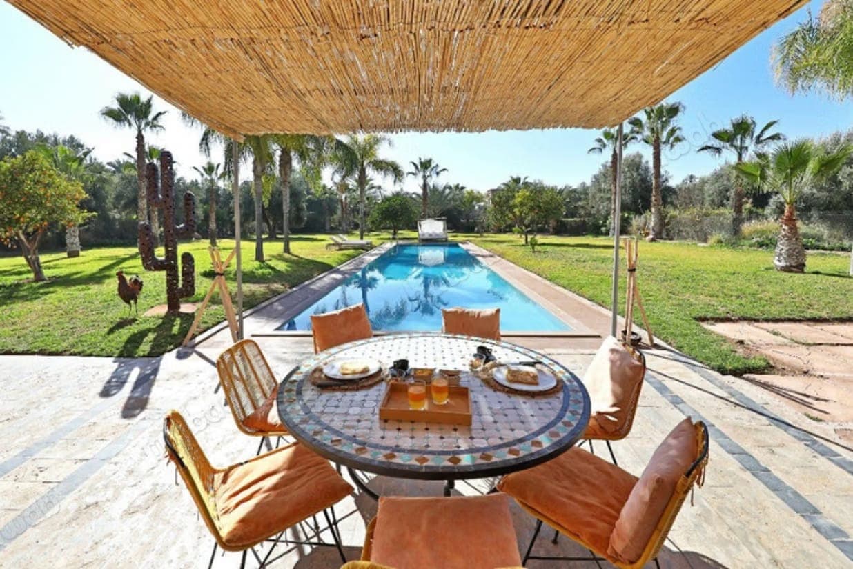 Villa 4,000 m² – Secured Residence, Palmeraie