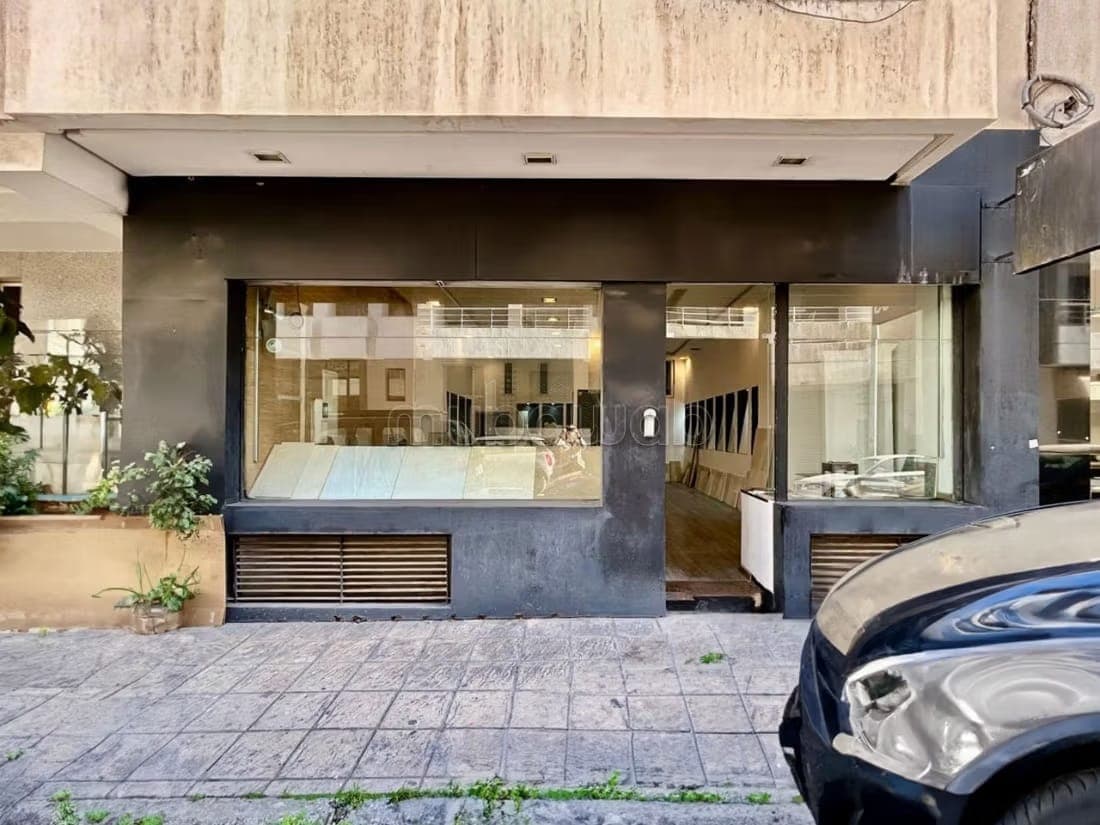 Très beau showroom 100 m² à la vente