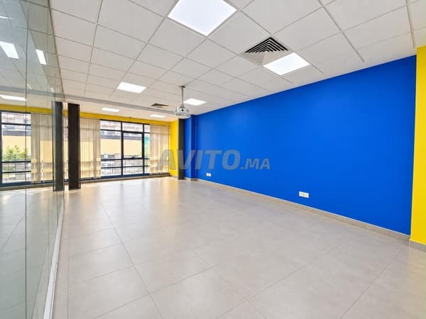 PLATEAU DE BUREAU ÉQUIPÉ 138M SIDI MAAROUF