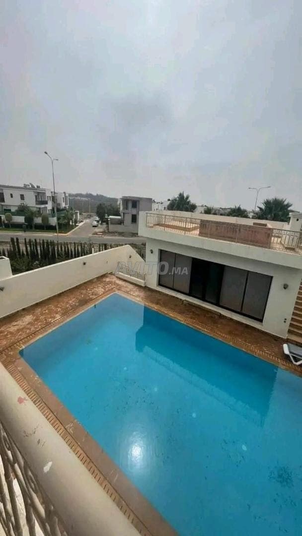 فيلا فاخرة للبيع في سوناب